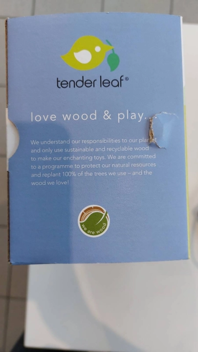 traktor_tender_leaf_toys.jpeg