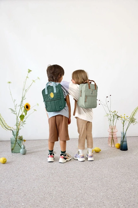 pol_pl_Lassig-Plecak-mini-kwadratowy-Little-Gang-Lemon-dark-green-12048_12.jpg