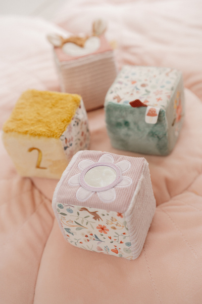 pol_pl_Little-Dutch-4-Miekkie-kostki-aktywizujace-Fairy-Garden-4519_3.jpg