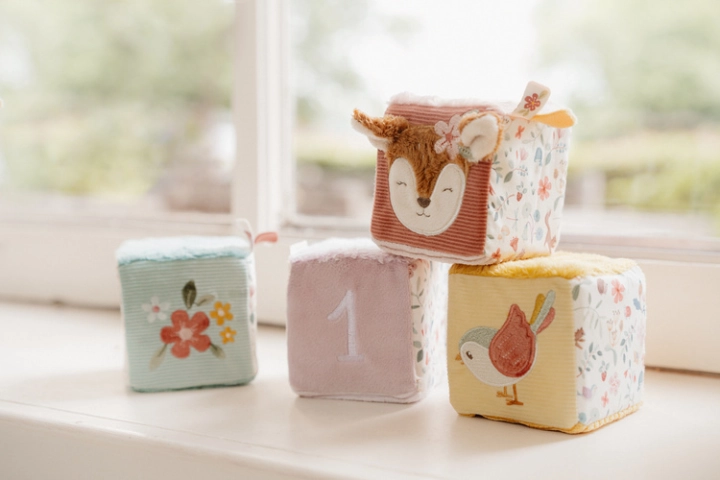 pol_pl_Little-Dutch-4-Miekkie-kostki-aktywizujace-Fairy-Garden-4519_4.jpg