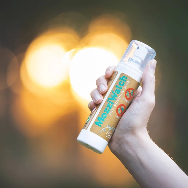 naturalny-spray-na-komary-i-kleszcze-ochrona-do-6h-75ml-mozziwatch3.jpg
