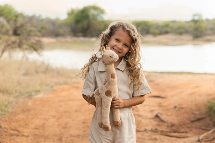 pol_pl_Little-Dutch-Przytulanka-Zyrafa-Safari-Friends-GRS-6036_8.jpg